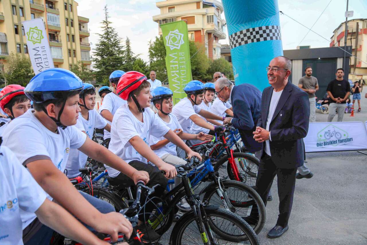 Konya’da 2 binden fazla çocuk pedal çevirdi! 6 haftalık bisiklet maratonu sona erdi 2